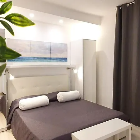 Urban Homy - Centro Apartment Bari