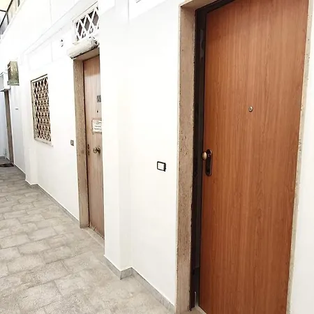 Urban Homy - Centro Apartment Bari